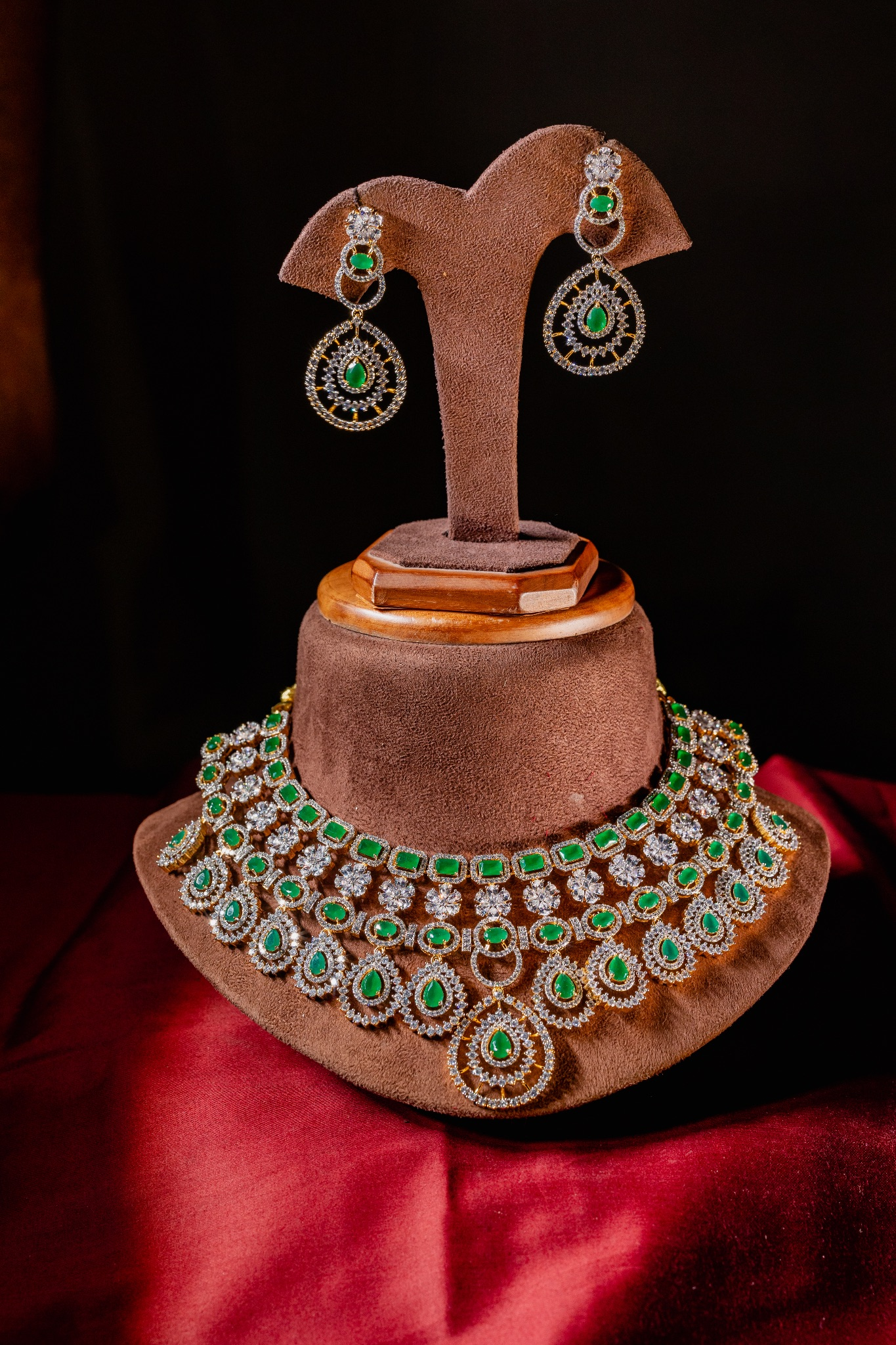 Rajput Emerald Diamond Necklace