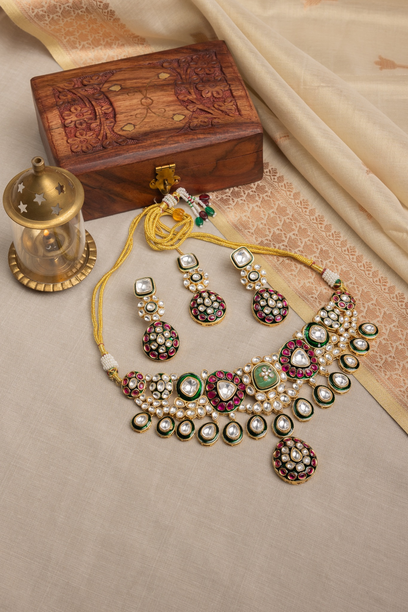 Kundan Choker