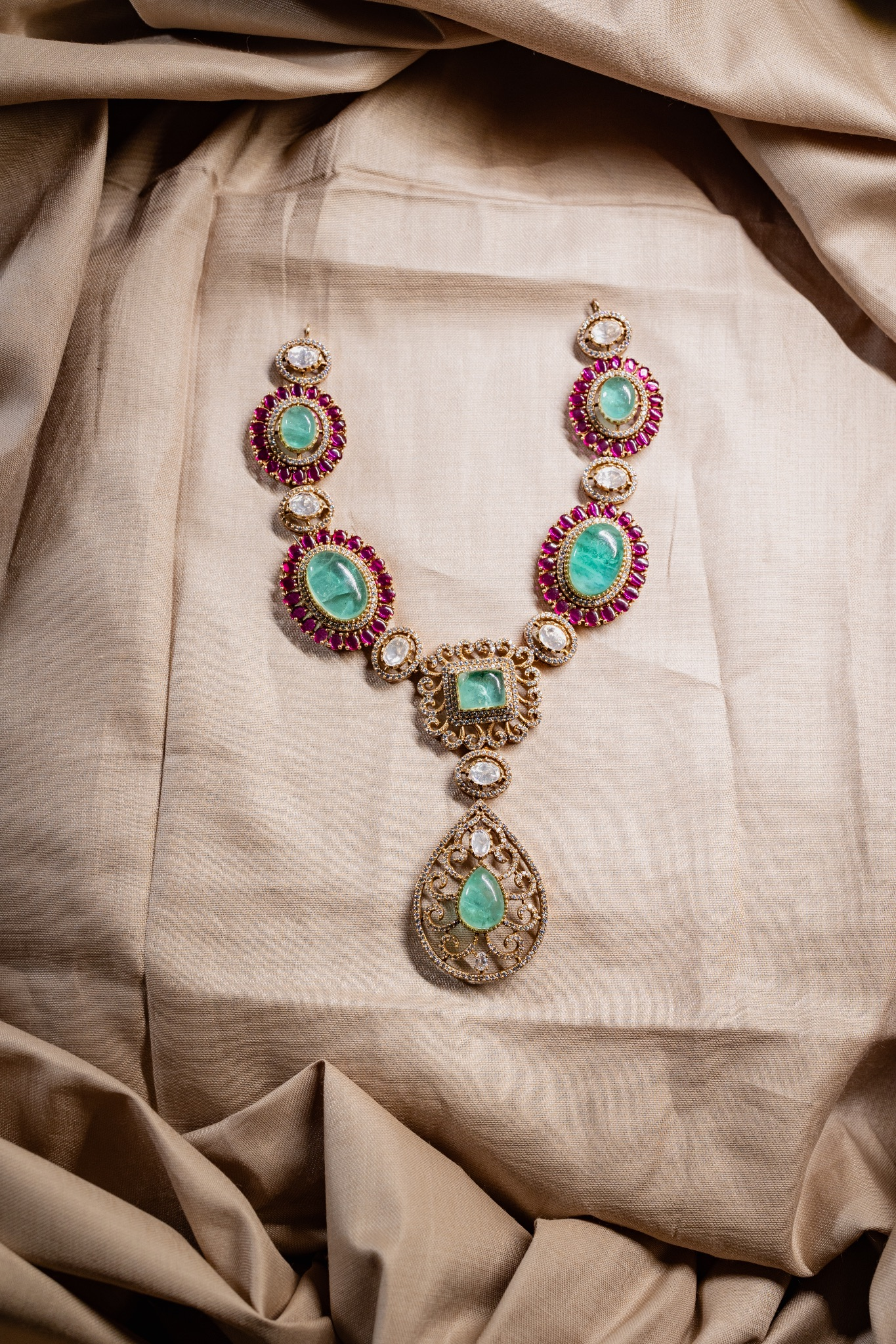 Oval Emerald Necklace